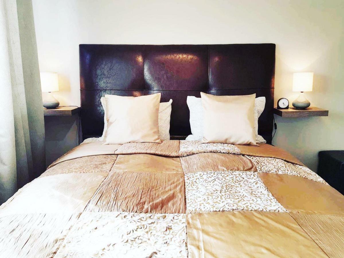 Akureyri Central Rooms Екстер'єр фото