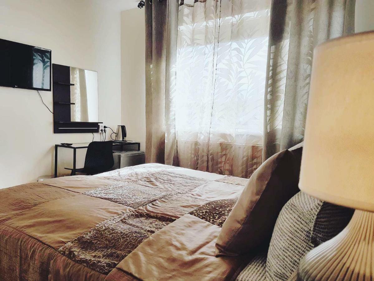 Akureyri Central Rooms Екстер'єр фото