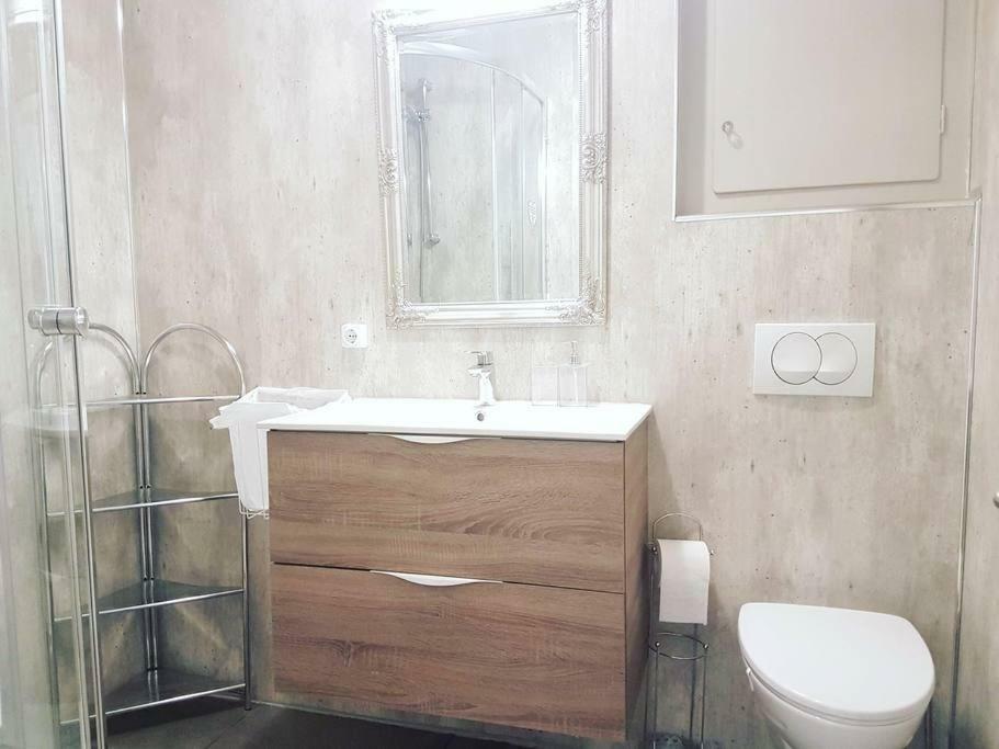 Akureyri Central Rooms Екстер'єр фото